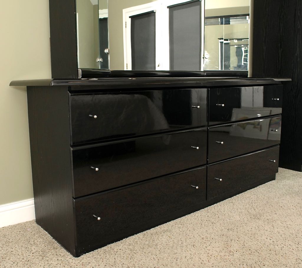 Millenium Black Lacquer Dresser with Mirror EBTH